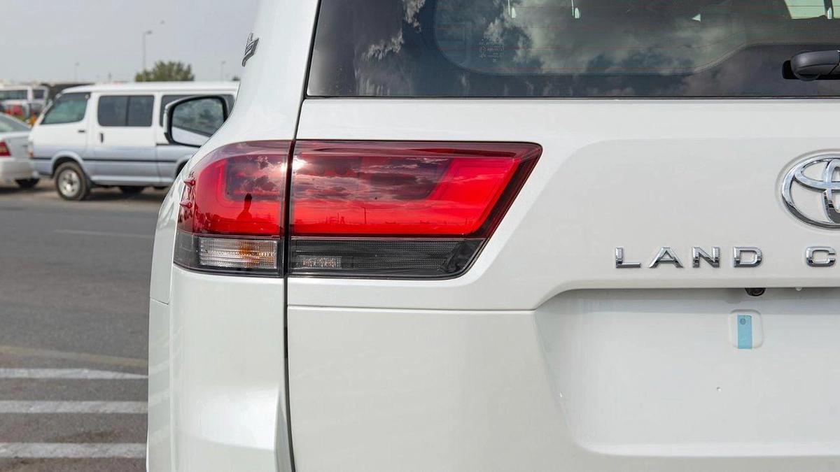 Toyota Land Cruiser TOYOTA LAND CRUISER GXR 3.3L DIESEL-10-10