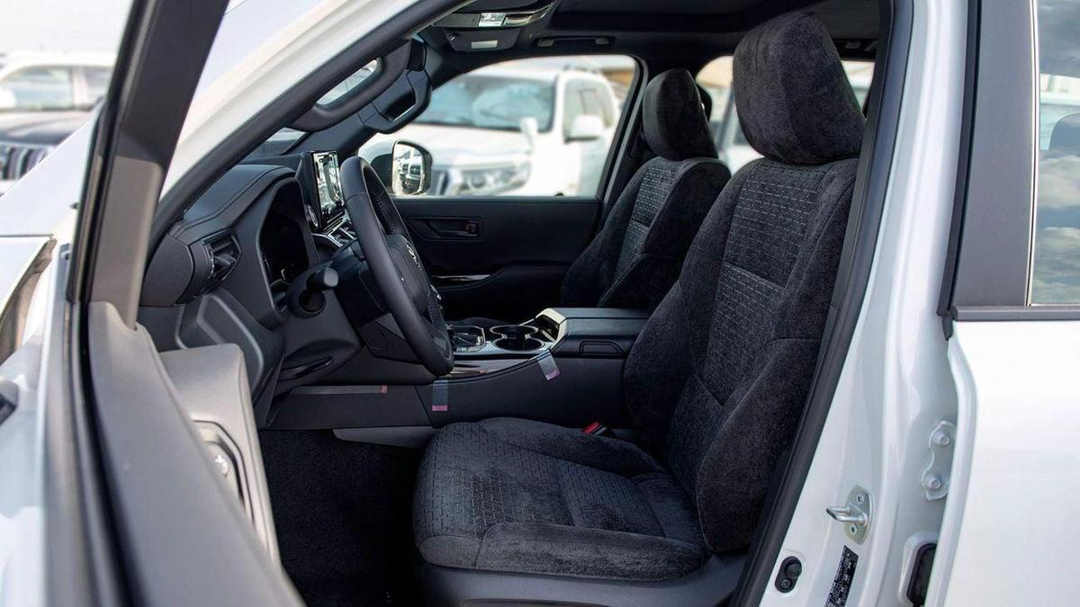 Toyota Land Cruiser TOYOTA LAND CRUISER GXR 3.3L DIESEL-17-17