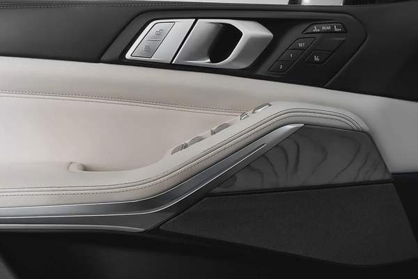 3,257 AED / 60 months | 0% DP | 2019 BMW X7 40i M-Sport