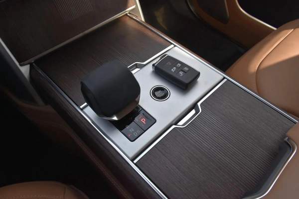 RANGE ROVER AUTOBIOGRAPHY 2025 | WHITE