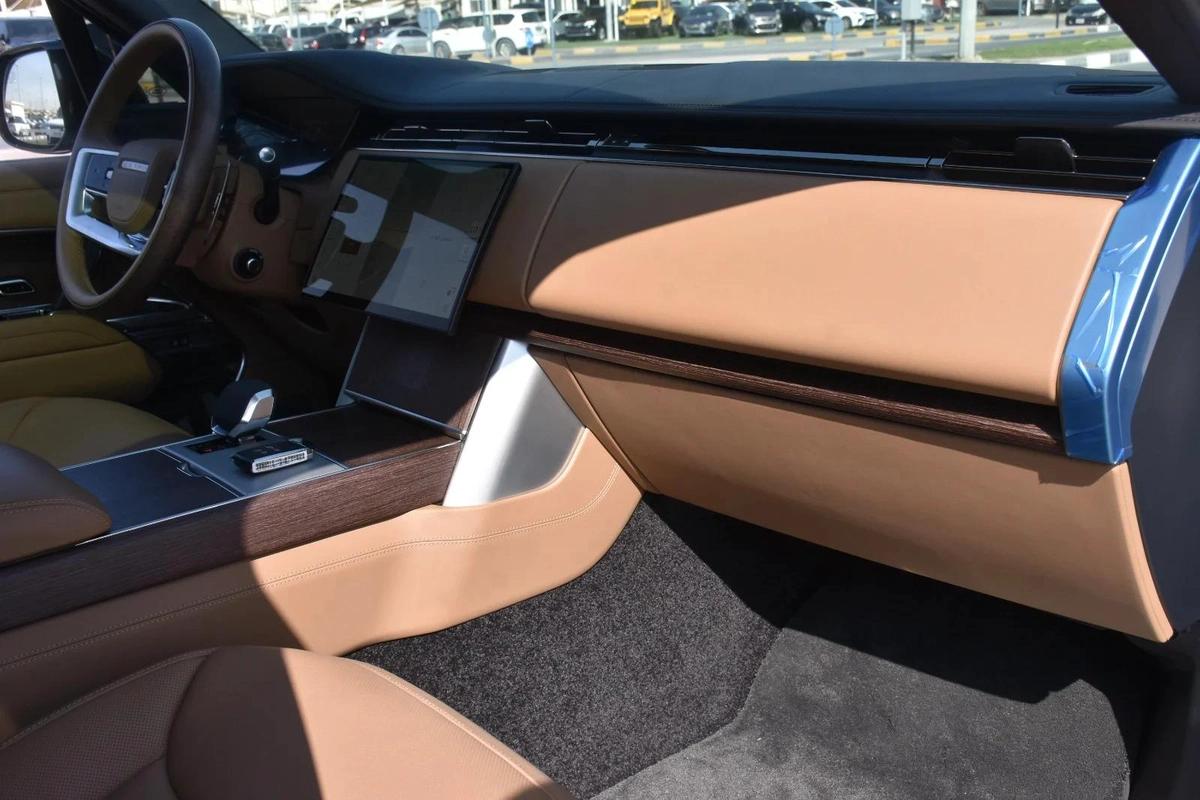 RANGE ROVER AUTOBIOGRAPHY 2025 | WHITE-4-4