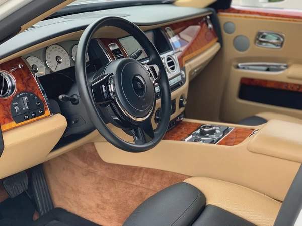 ROLLS ROYCE**2016**GCC SPEC NEAT AND CLEAN