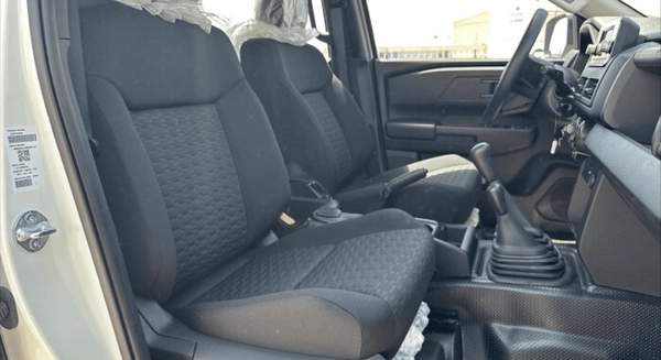 Mitsubishi L200 Mitsubishi L200 2.4L DIESEL DC 4WD GL New Face 5MT