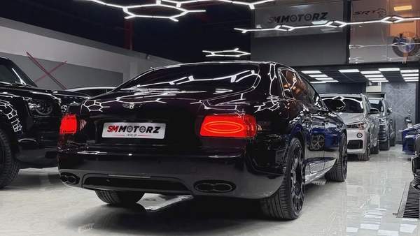 2015 GCC BENTLEY FLYING SPUR V8 MINT CONDITION ACCIDENT FREE