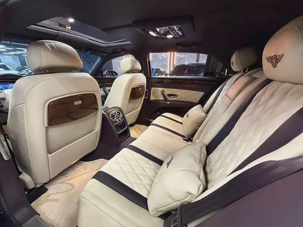 2015 GCC BENTLEY FLYING SPUR V8 MINT CONDITION ACCIDENT FREE