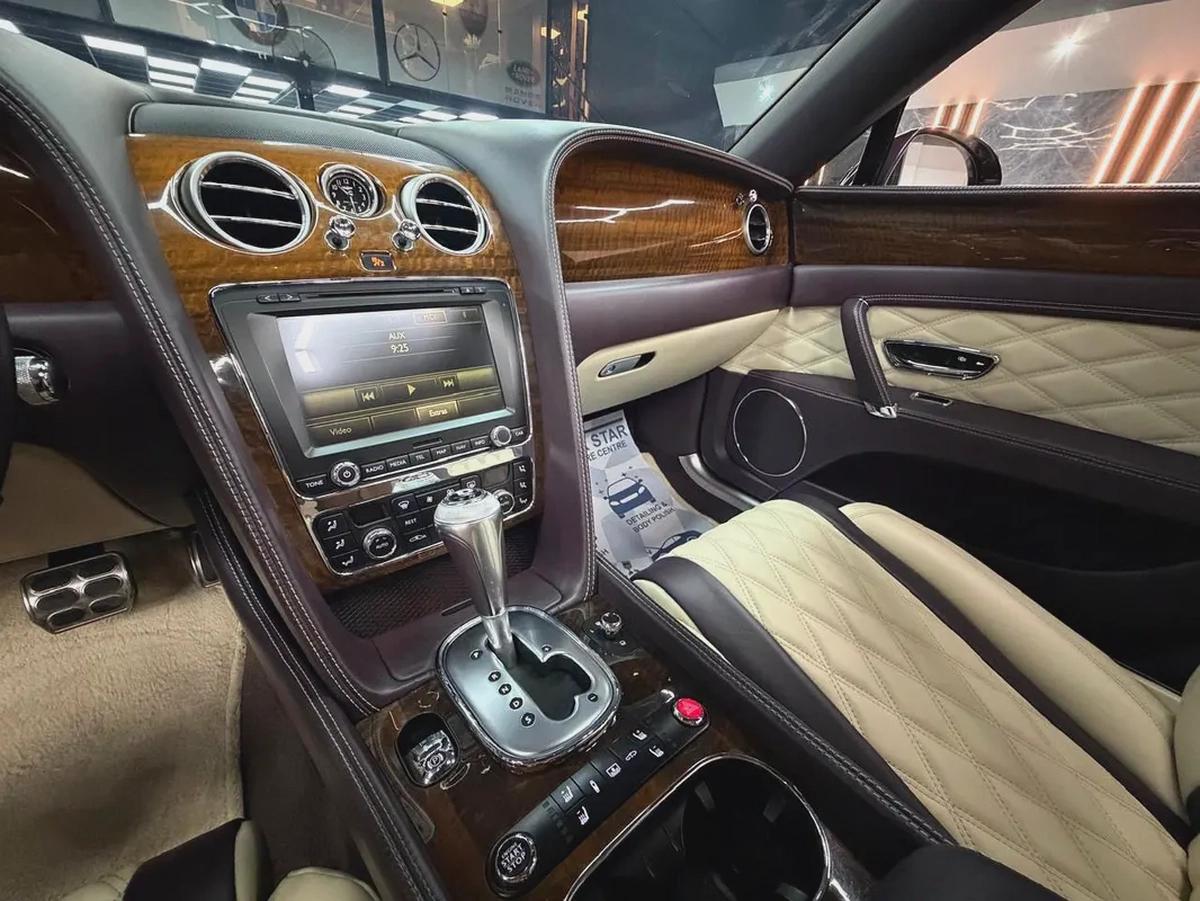 2015 GCC BENTLEY FLYING SPUR V8 MINT CONDITION ACCIDENT FREE-12-12