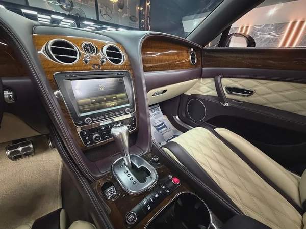 2015 GCC BENTLEY FLYING SPUR V8 MINT CONDITION ACCIDENT FREE