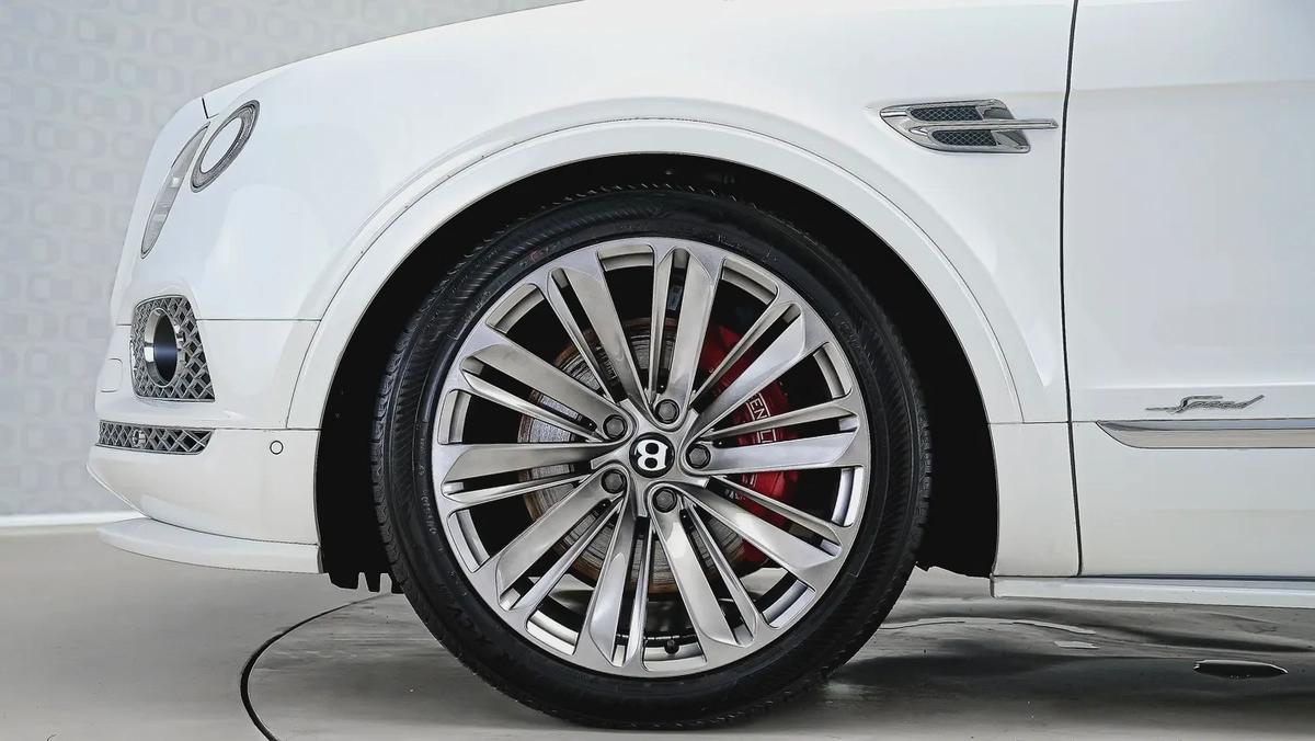 Special Offer | AED 6,638 PM | Akrapovic, NAIM Audio | Bentayga Speed W12-10-10