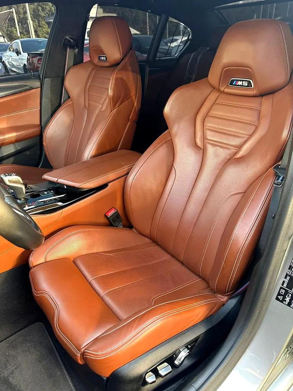 BMW M5 COMPETITION GCC 2020 Full service history ( AGMC ) Original Paint Full option Full carbon fi-8-8