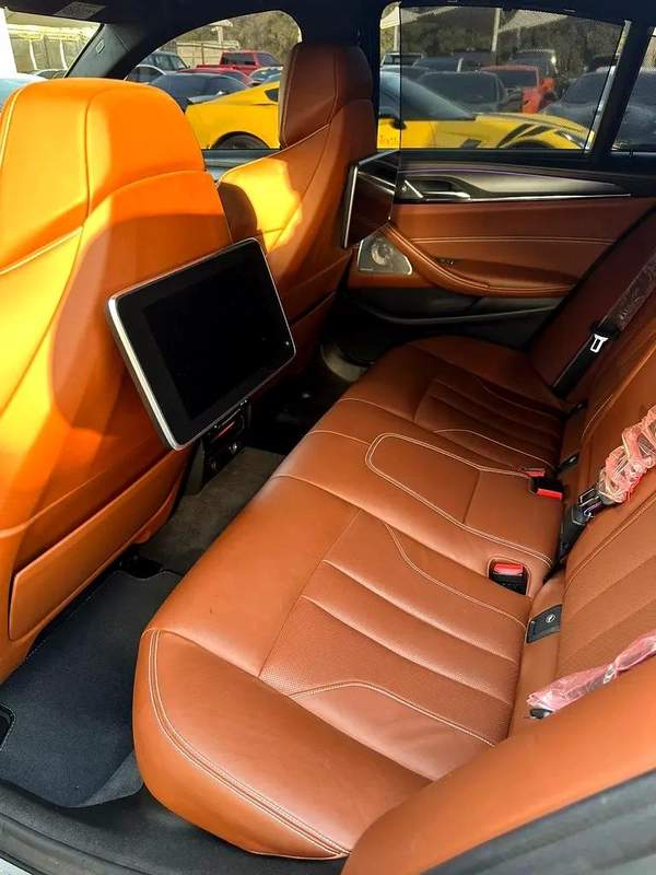 BMW M5 COMPETITION GCC 2020 Full service history ( AGMC ) Original Paint Full option Full carbon fi