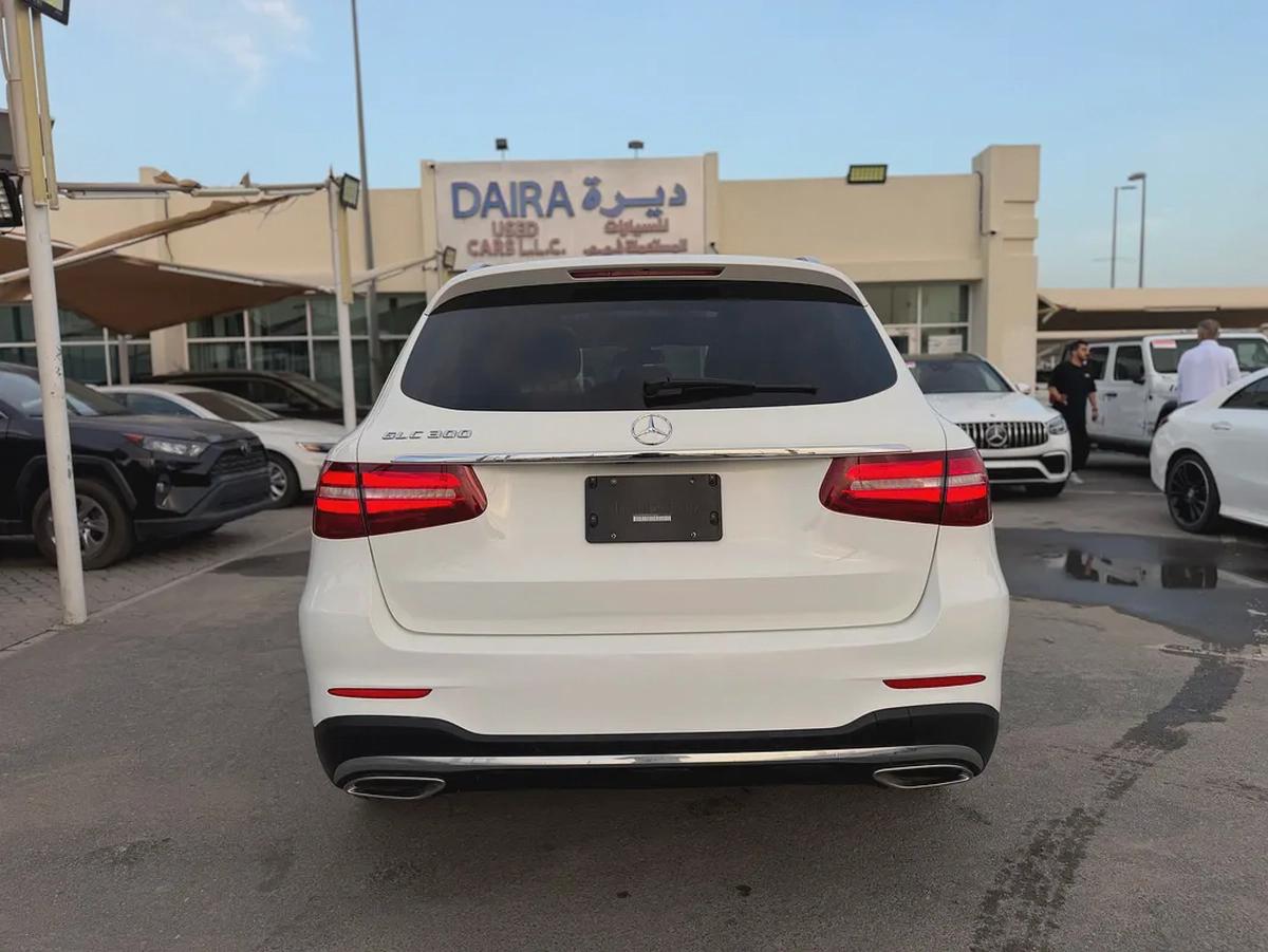Mercedes-Benz GLC 300 AMG 2019 - American Specs-3-3