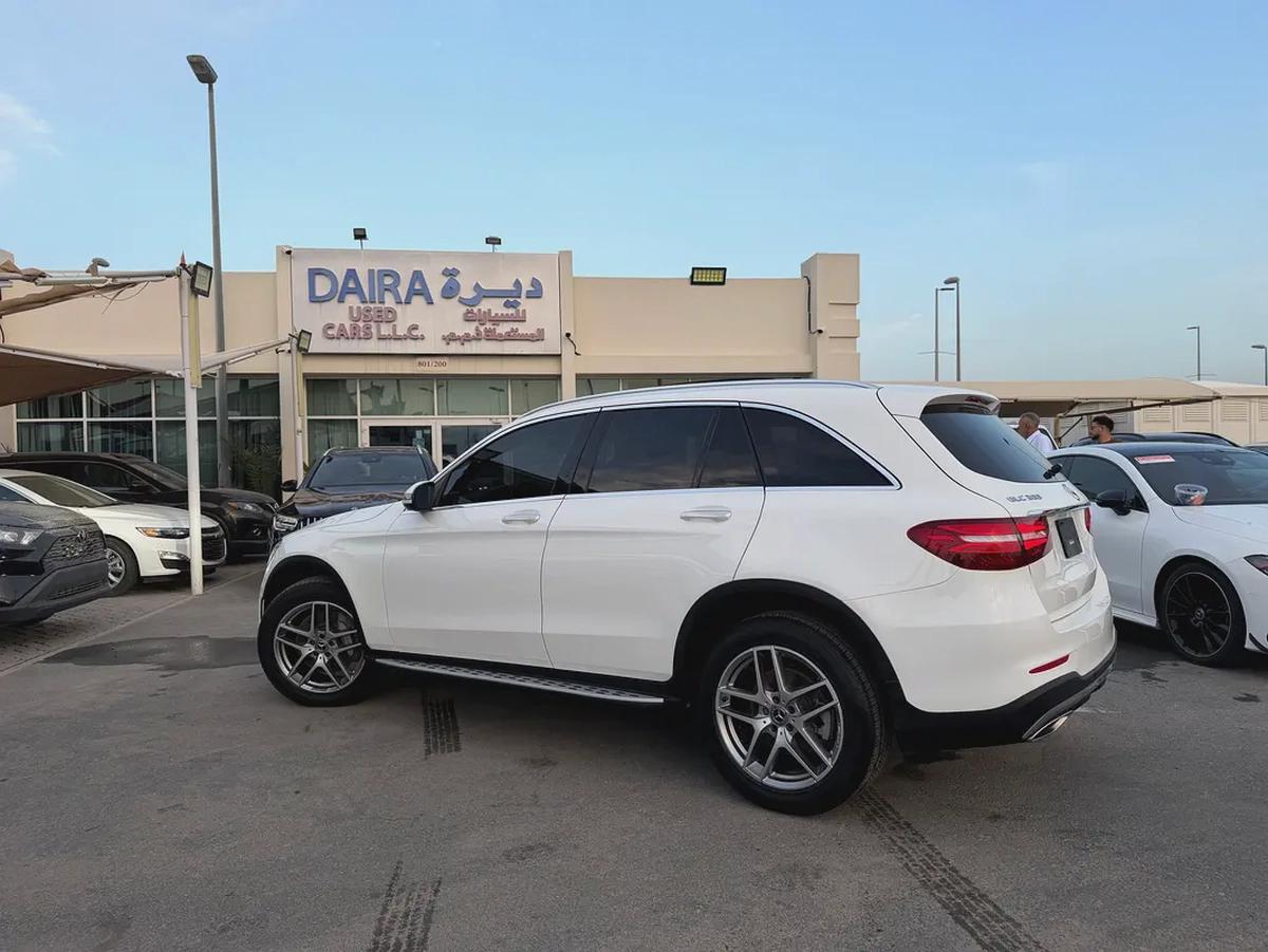 Mercedes-Benz GLC 300 AMG 2019 - American Specs-5-5