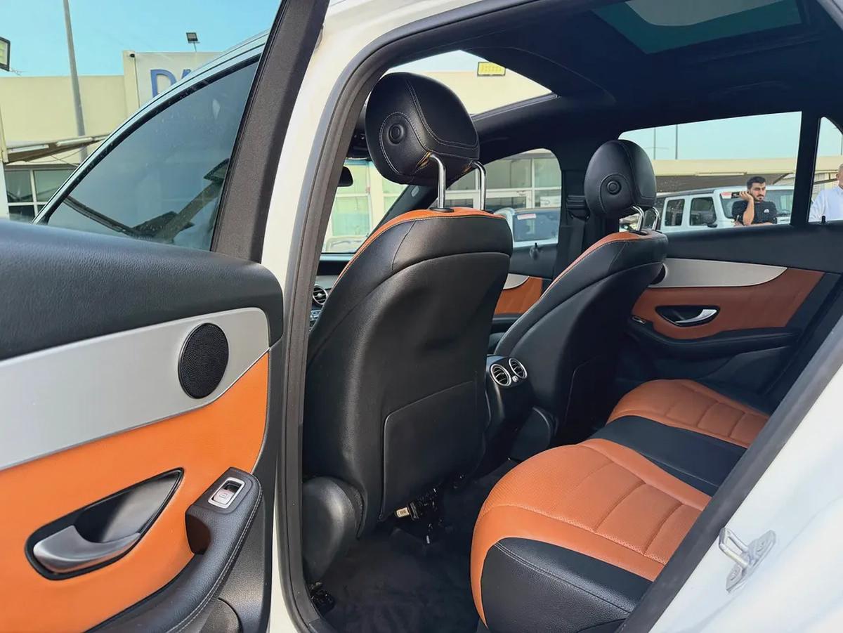 Mercedes-Benz GLC 300 AMG 2019 - American Specs-8-8