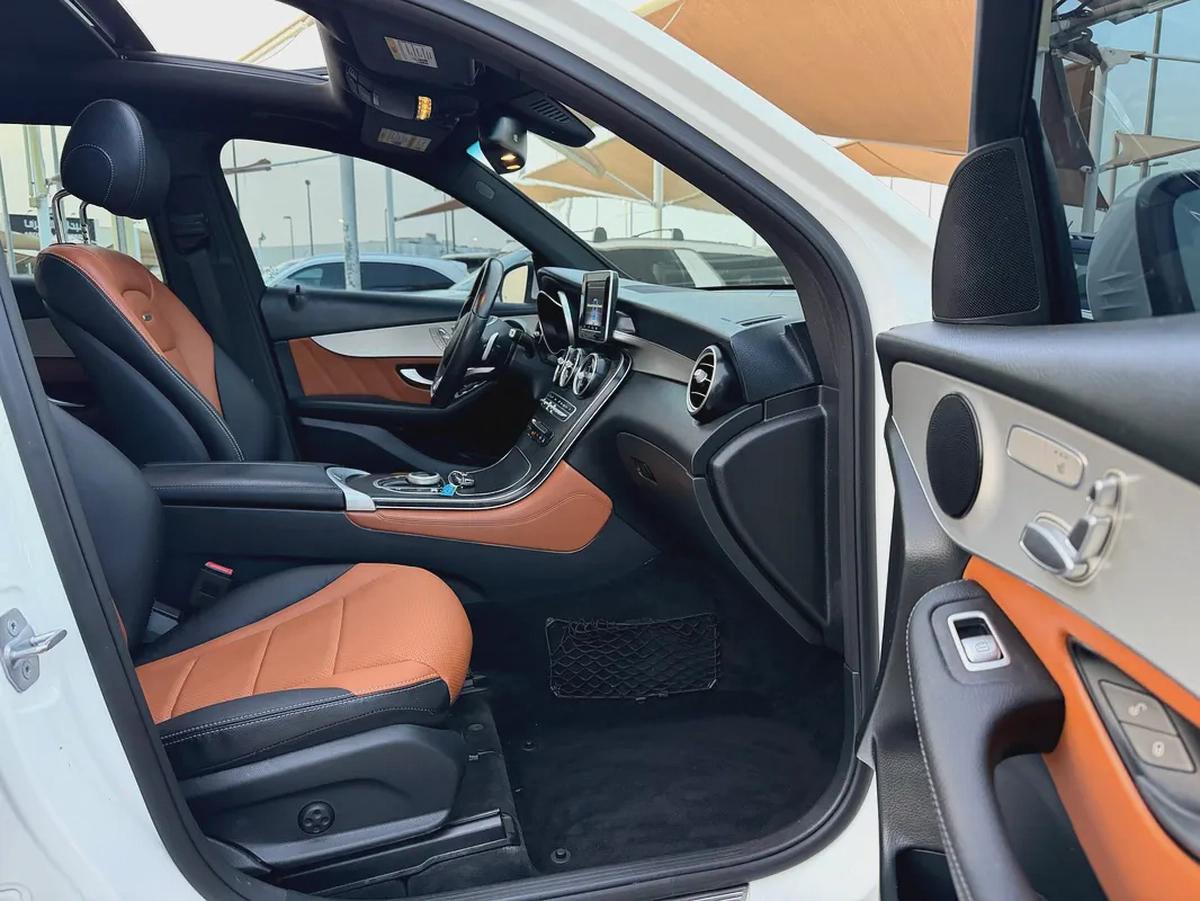 Mercedes-Benz GLC 300 AMG 2019 - American Specs-9-9