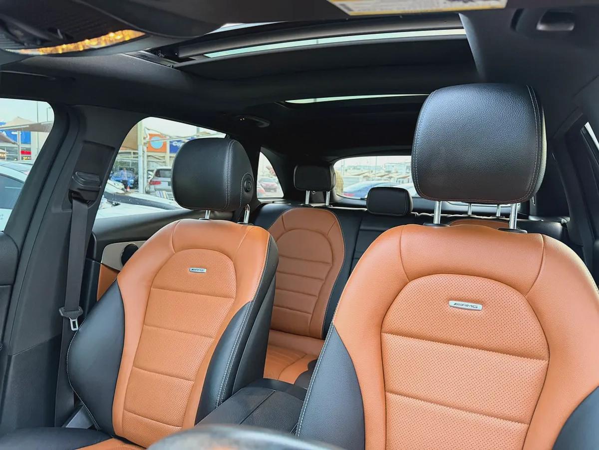Mercedes-Benz GLC 300 AMG 2019 - American Specs-14-14