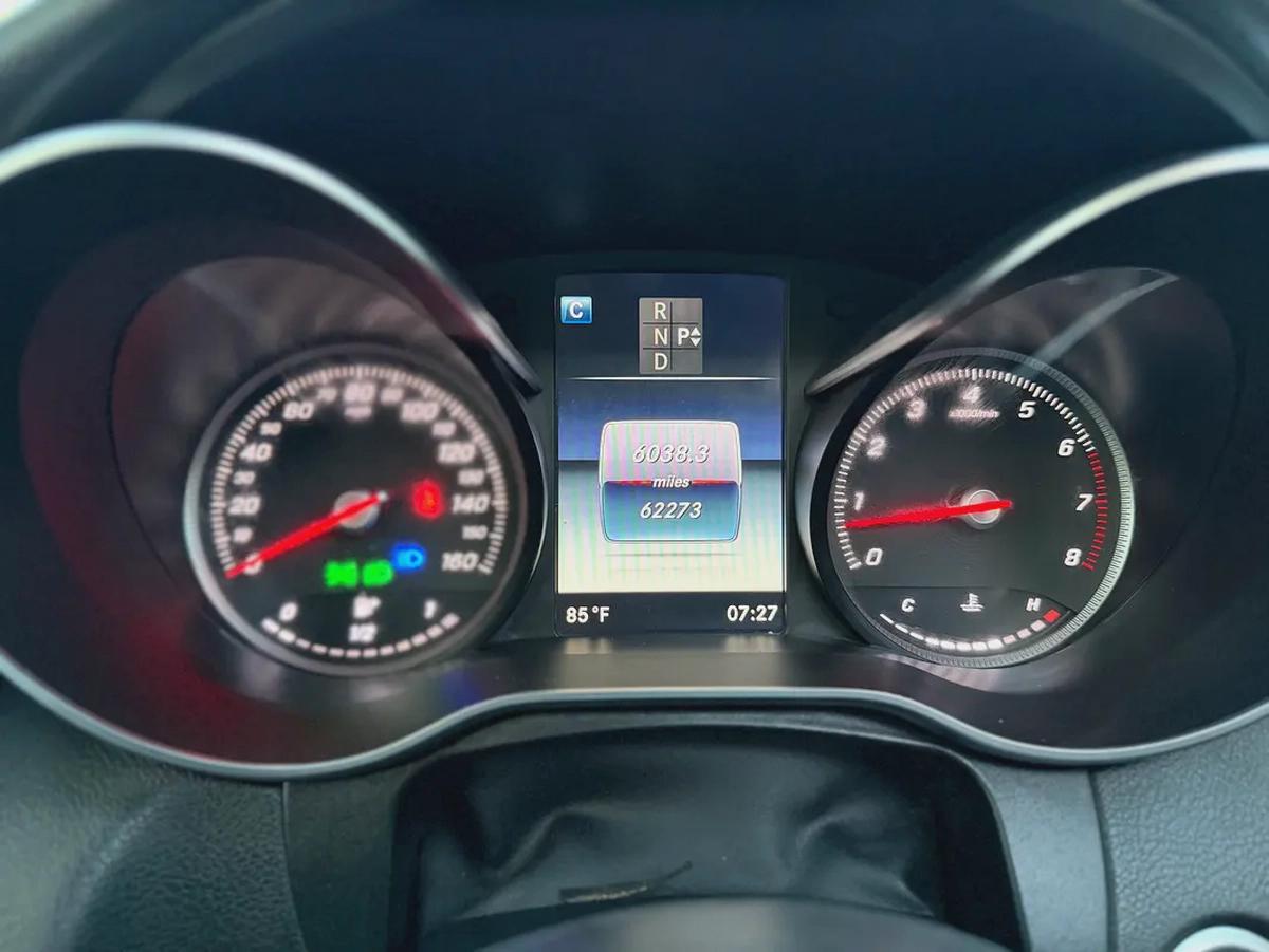 Mercedes-Benz GLC 300 AMG 2019 - American Specs-17-17