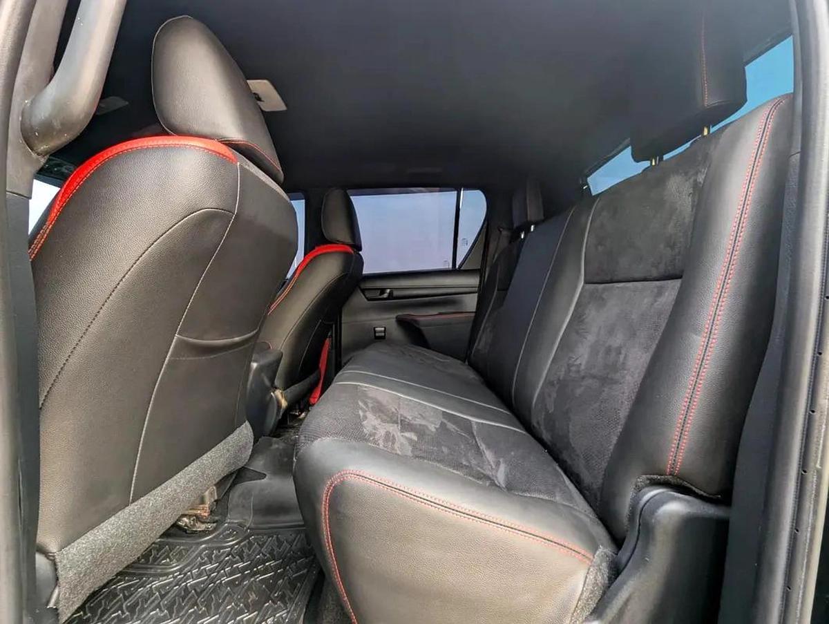 Toyota Hilux GR Sport-10-10