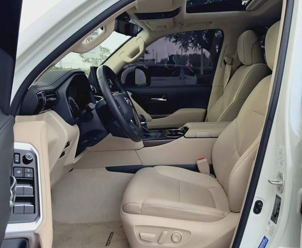 2024 Toyota Land Cruiser 4.0l GXR, Dealer Warranty, GCC Specifications