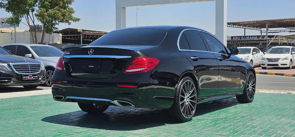 Mercedes-Benz E-Class E 300 2019 - American Specs-3-3