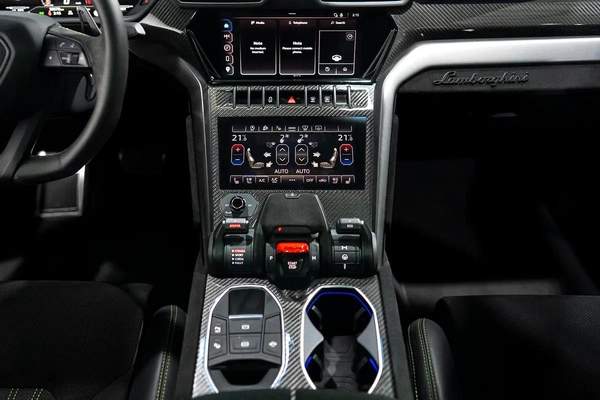 2023 URUS PERFORMANTE | ADVANCE 3D BANG OLUFSEN | TWO TONE INT | ALCANTARA SEATS | CARBON INT/EXT