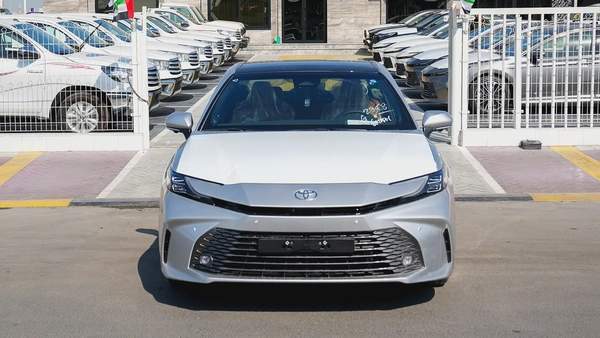 TOYOTA CAMRY LUMIER 2.5L HYBRID FULL OPTION MODEL 2025