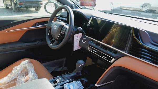 TOYOTA CAMRY LUMIER 2.5L HYBRID FULL OPTION MODEL 2025