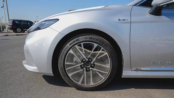 TOYOTA CAMRY LUMIER 2.5L HYBRID FULL OPTION MODEL 2025