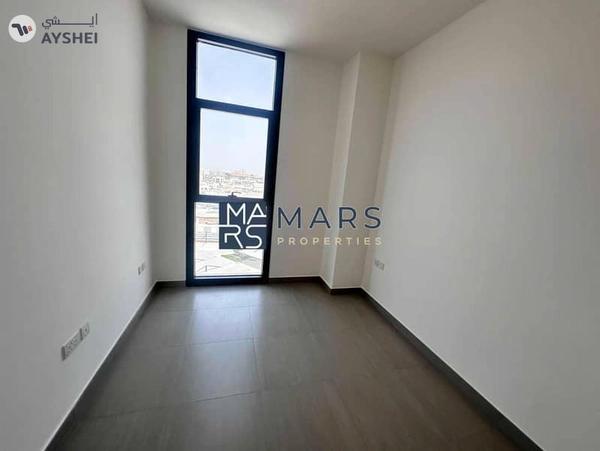 Elegant One-Bedroom Apartment with Stunning Views, No Balcony: Modern Design, Prime Location