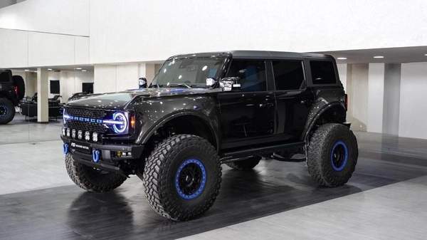 Ford Bronco WILDTRAK 2.7L (5 Seater)
