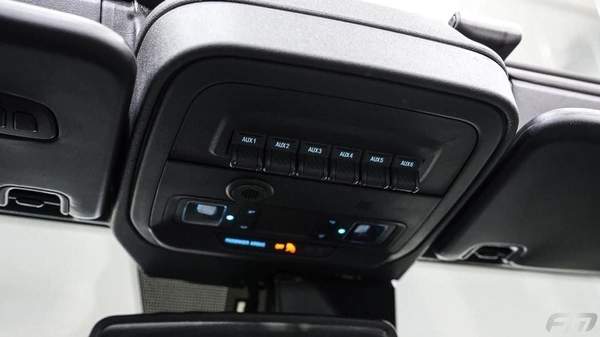 Ford Bronco WILDTRAK 2.7L (5 Seater)