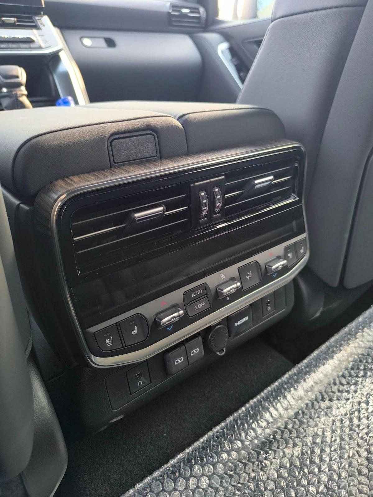 Toyota Land Cruiser LAND CRUISER VXR 3.3L DIESEL-9-9
