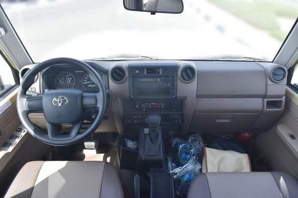 Toyota Land Cruiser Pick Up LC79 DC 2.8L AT GCC 2025