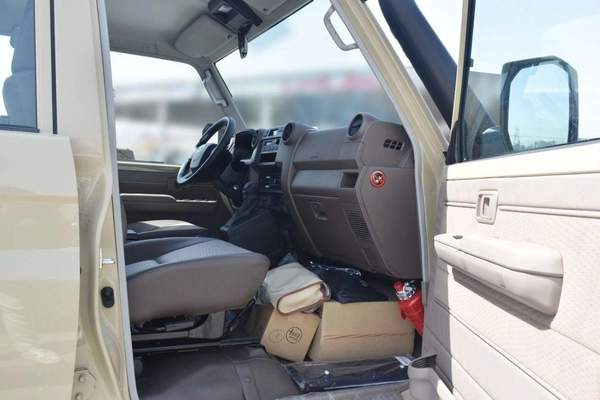 Toyota Land Cruiser Pick Up LC79 DC 2.8L AT GCC 2025