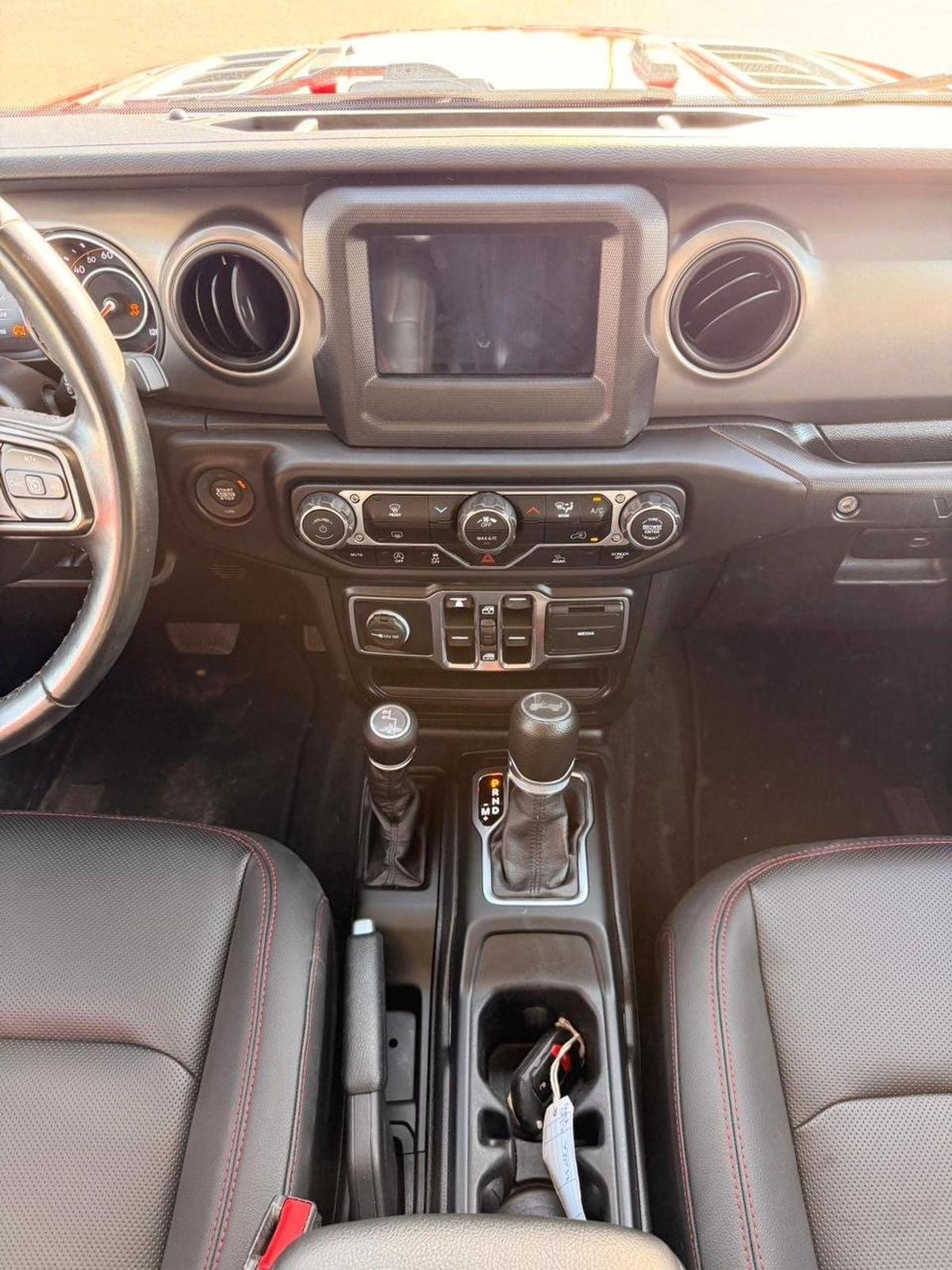 Jeep Wrangler Unlimited Sport S 2.0L A/T-6-6