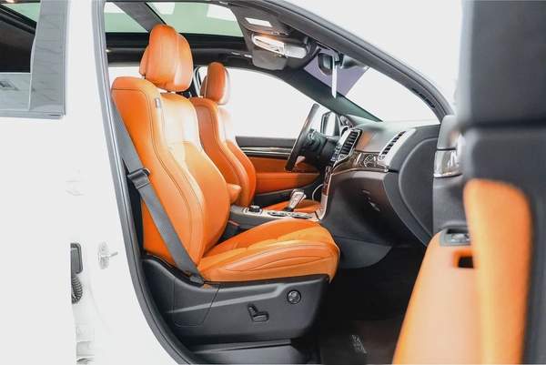 3,754 AED / 60 month’s | 0% DP | 2019 Jeep Grand Cherokee SRT / Full Jeep Service History / Jeep War