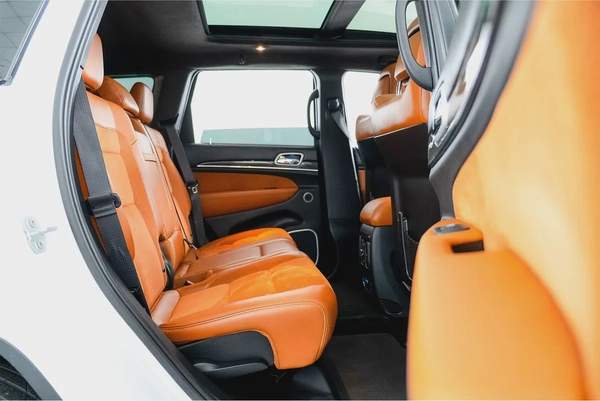 3,754 AED / 60 month’s | 0% DP | 2019 Jeep Grand Cherokee SRT / Full Jeep Service History / Jeep War