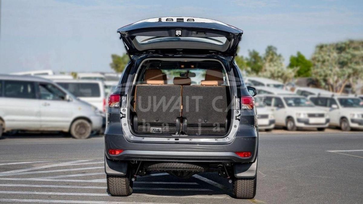 Toyota Fortuner Fortuner 2.7L 4WD V4-9-9