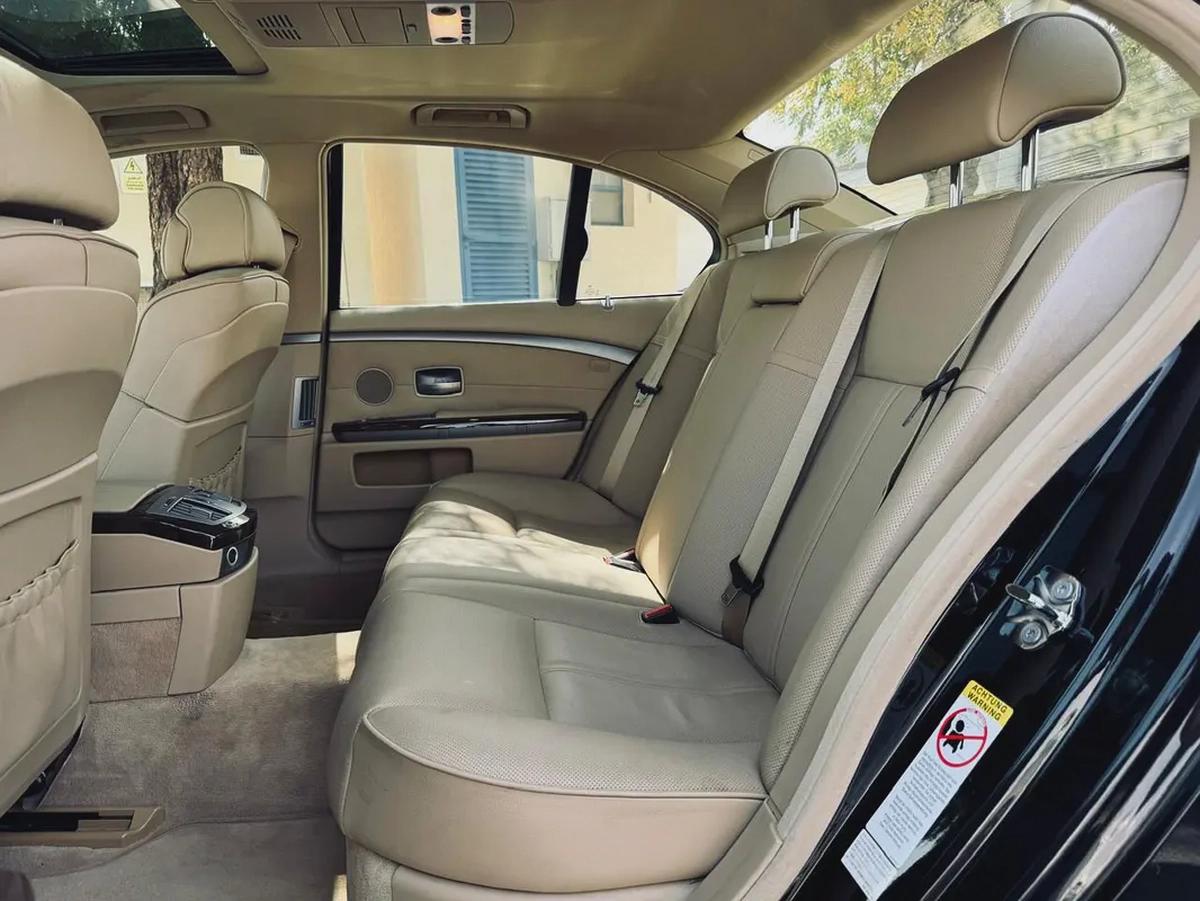 BMW 740I | 2007 | ONLY : 118,367 KM | JAPAN IMPORT | CLEAN TITLE | NO ACCIDENT-11-11