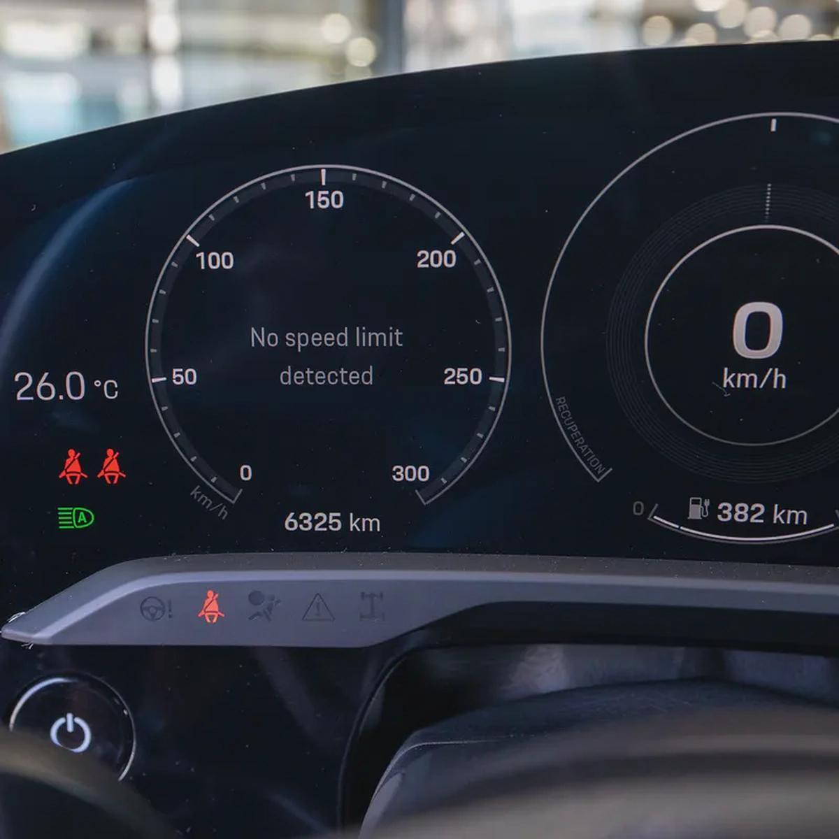 2020 PORSCHE TAYCAN TURBO S DONE ONLY 6000KM-9-9