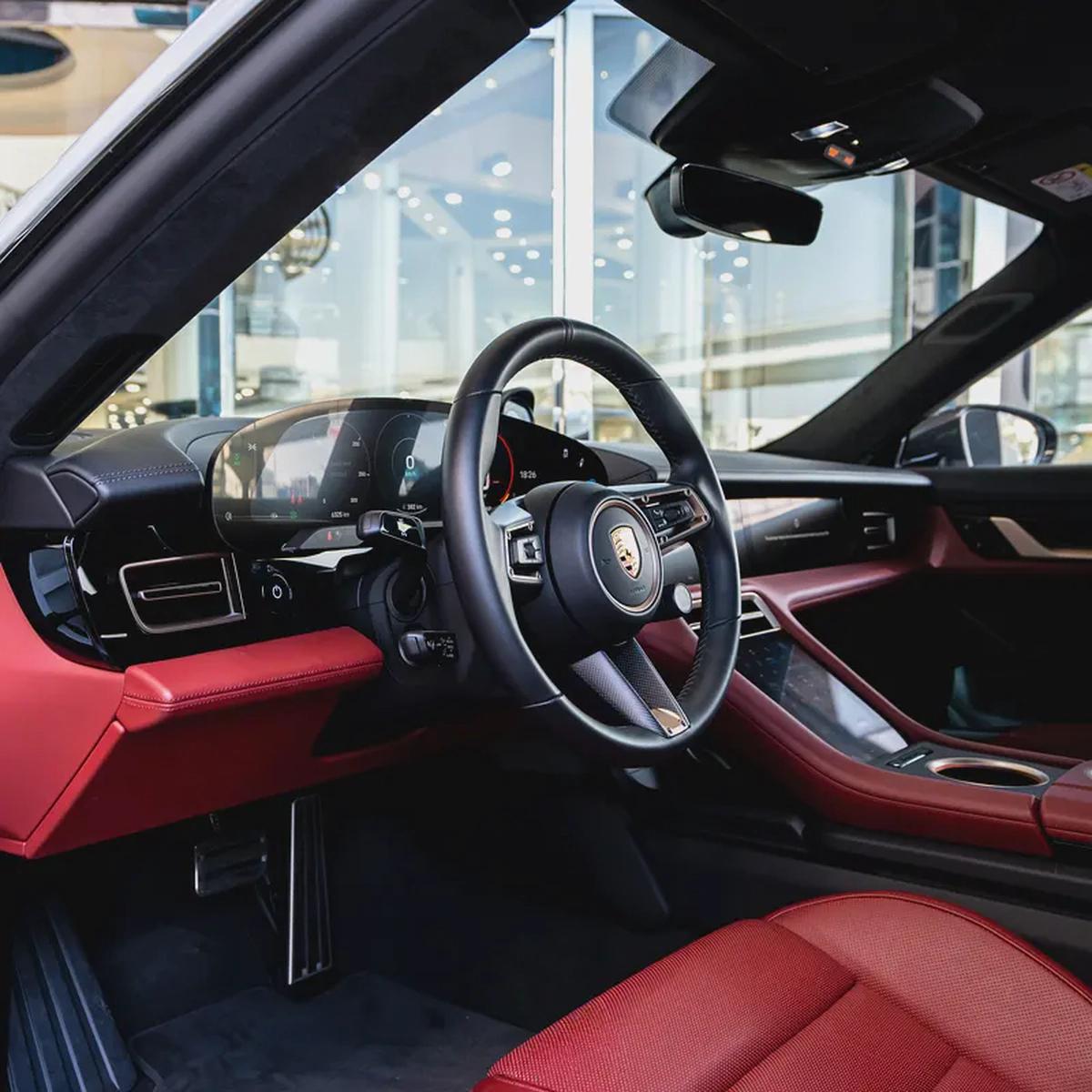 2020 PORSCHE TAYCAN TURBO S DONE ONLY 6000KM-11-11