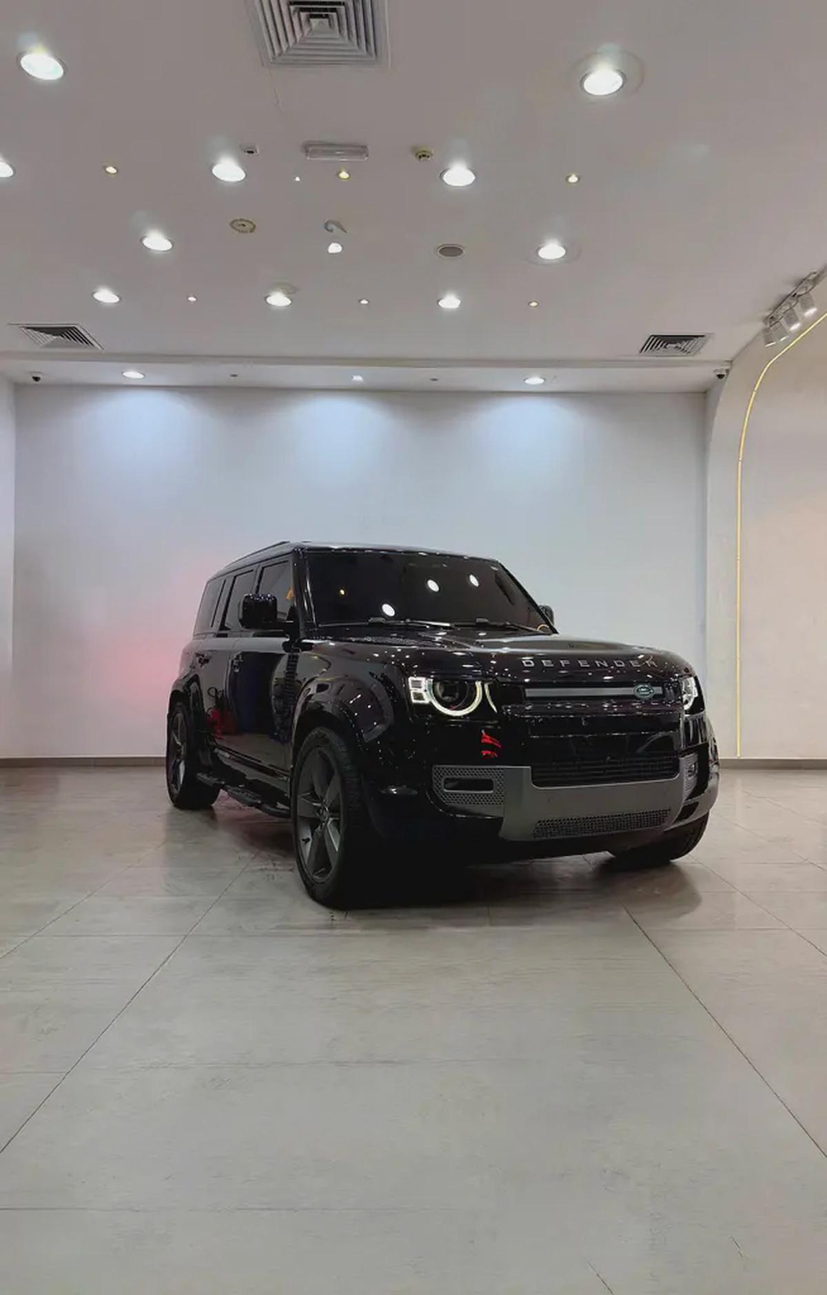Land Rover Defender 110 X-Dynamic HSE 2025 - GCC Specs-0-0