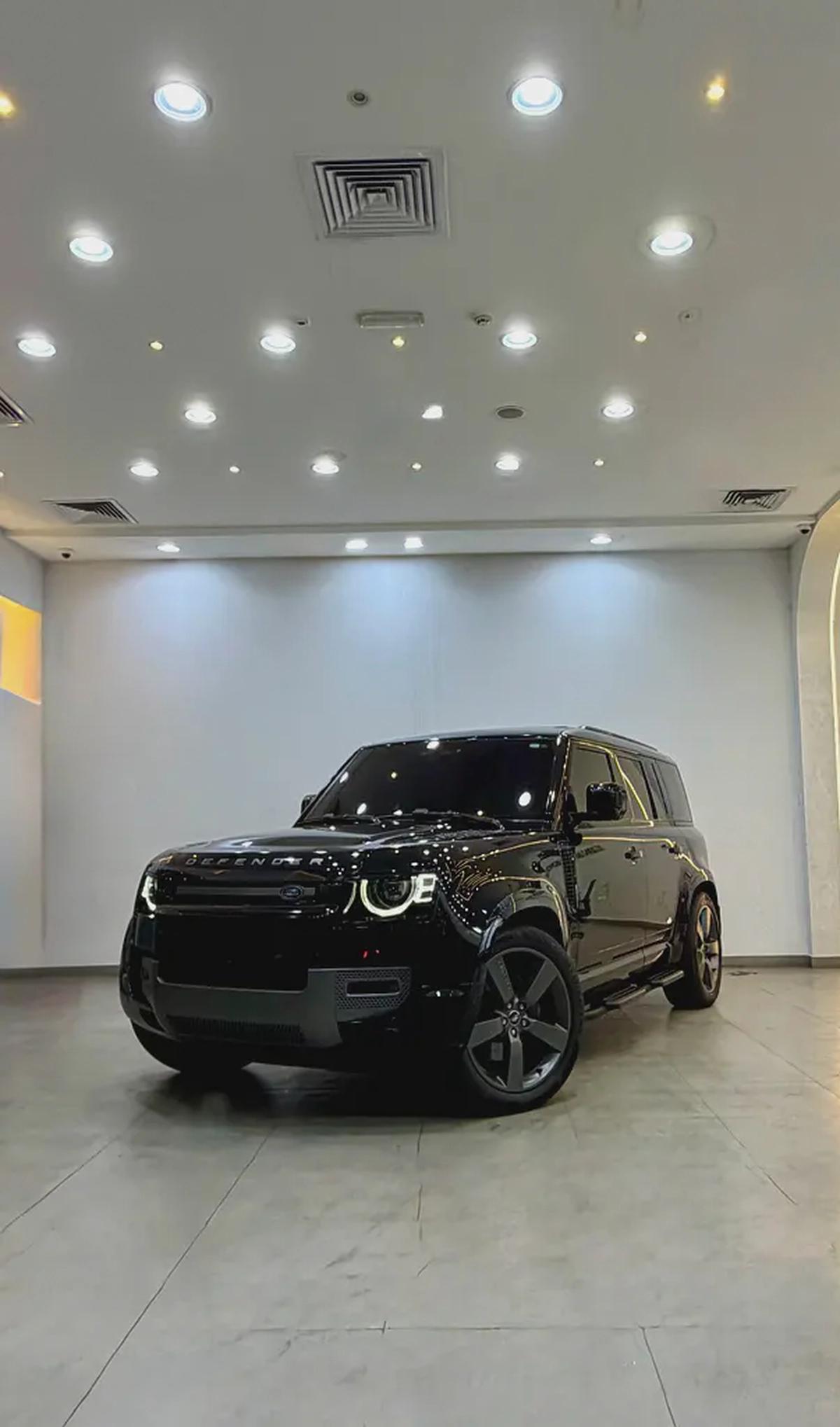 Land Rover Defender 110 X-Dynamic HSE 2025 - GCC Specs-2-2
