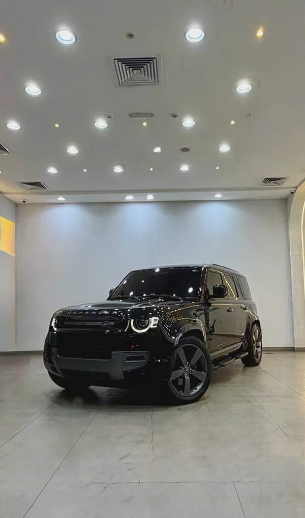 Land Rover Defender 110 X-Dynamic HSE 2025 - GCC Specs