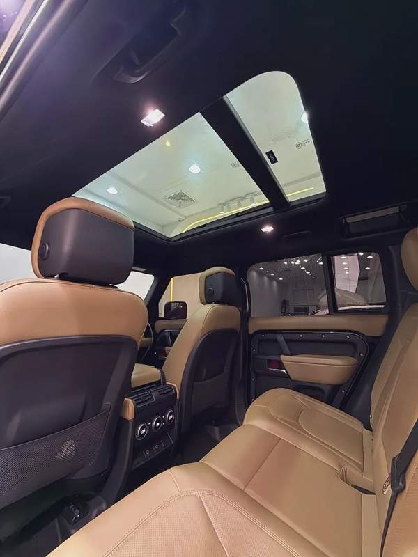 Land Rover Defender 110 X-Dynamic HSE 2025 - GCC Specs