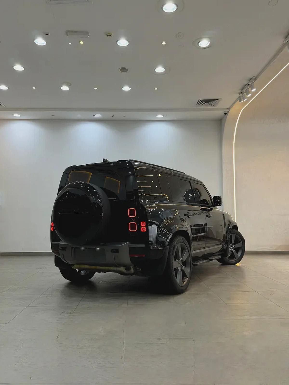 Land Rover Defender 110 X-Dynamic HSE 2025 - GCC Specs-18-18