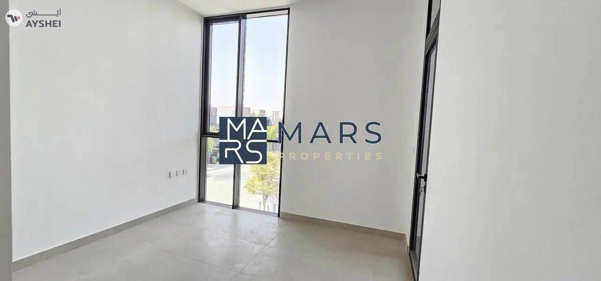 Brand new three bedrooms corner unit ready to move is available for sales in Masaar Sharjah -4-4