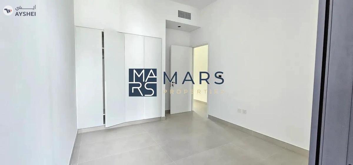 Brand new three bedrooms corner unit ready to move is available for sales in Masaar Sharjah -6-6