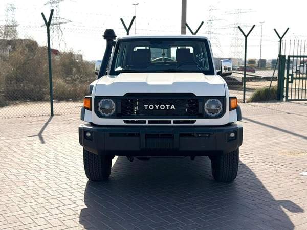 Toyota Land Cruiser Pick Up 2026 LC79 Double Cabin 4,0L petrol Full option Oman spec