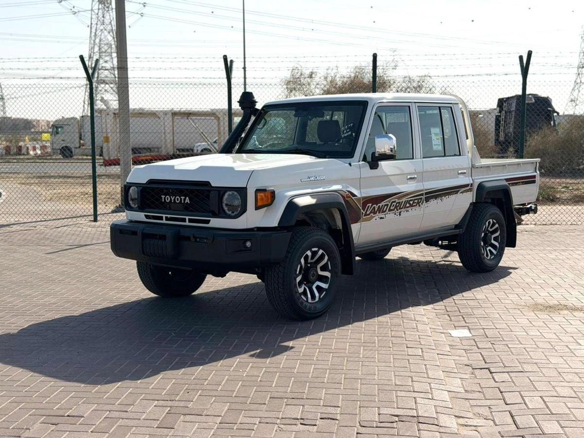 Toyota Land Cruiser Pick Up 2026 LC79 Double Cabin 4,0L petrol Full option Oman spec-3-3