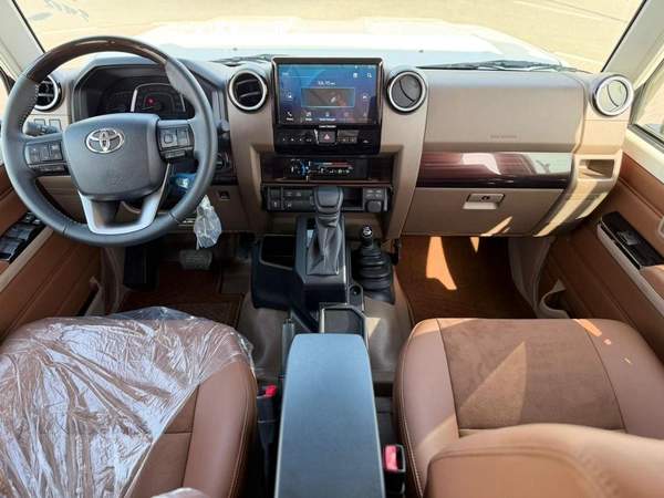 Toyota Land Cruiser Pick Up 2026 LC79 Double Cabin 4,0L petrol Full option Oman spec